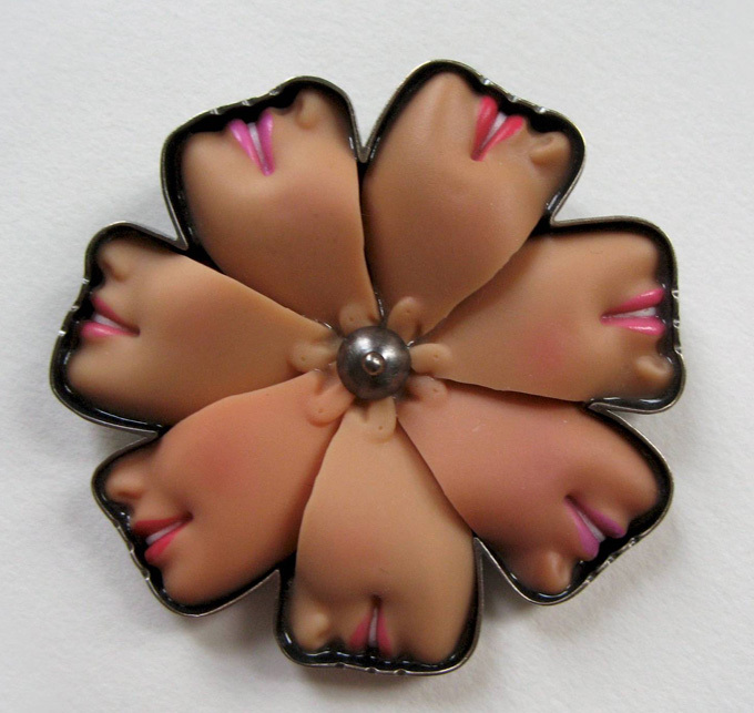 Барби расчленили на ювелирку