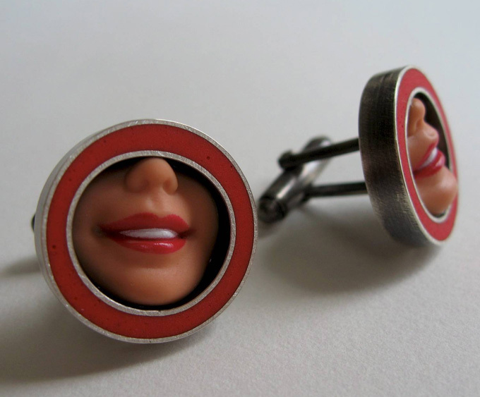 Барби расчленили на ювелирку