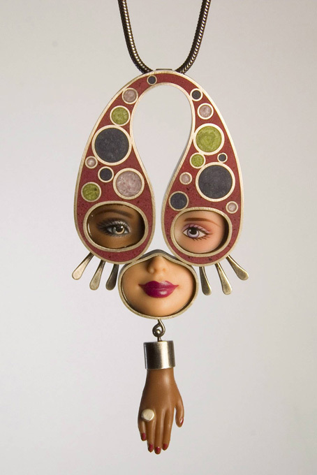 Барби расчленили на ювелирку