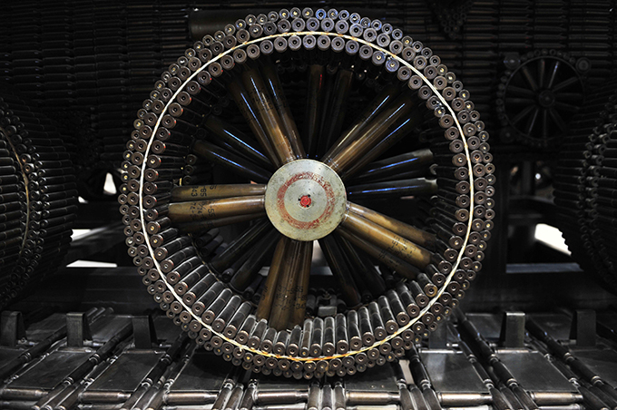 Танк из стрелянных гильз