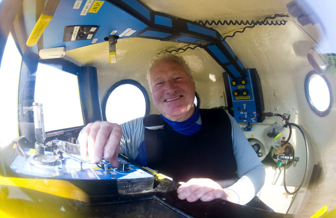 Подводный памятник битлам