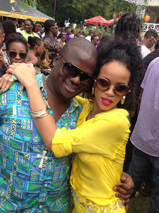 Рианна отрывается на Барбадосе