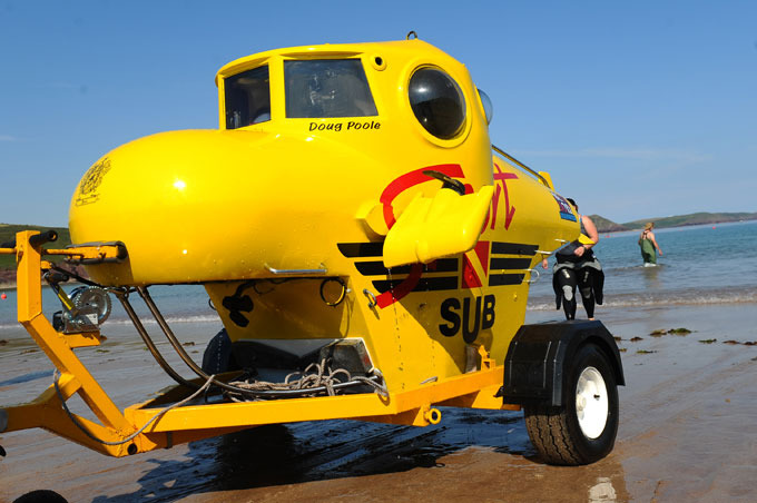 Подводный памятник битлам