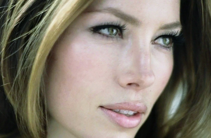 Джессика Бил: "жить не могу без мяса ни дня"