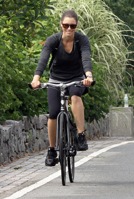 Джессика Бил: "жить не могу без мяса ни дня"