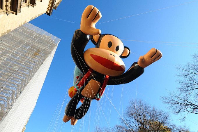 Шоу гигантских игрушек