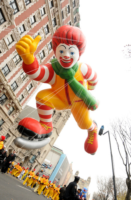 Шоу гигантских игрушек