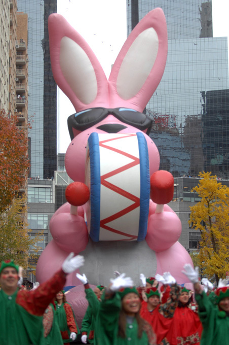 Шоу гигантских игрушек