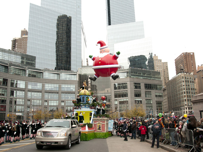 Шоу гигантских игрушек