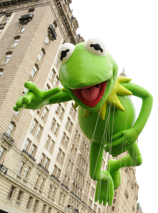 Шоу гигантских игрушек