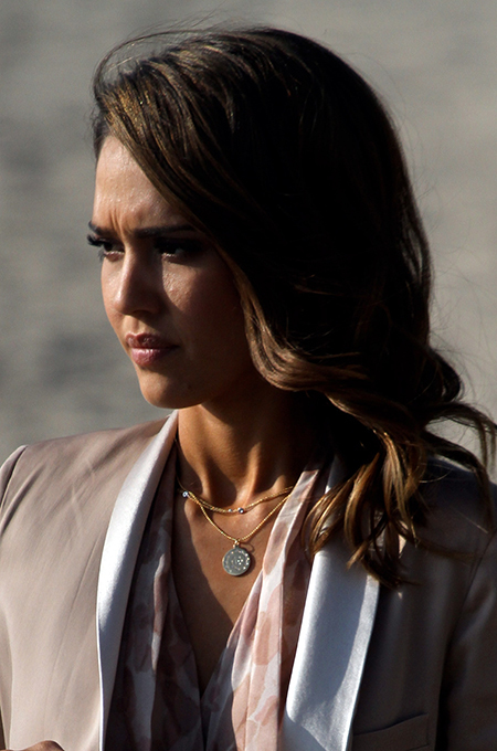 Пирс Броснан знает, "как заниматься любовью по-английски"