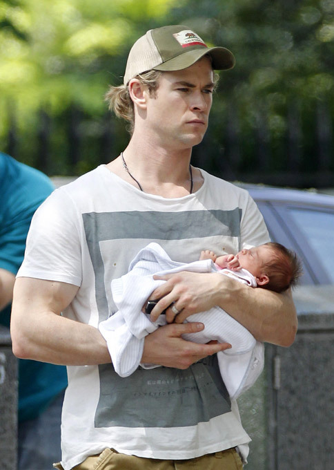 Крис Хемсворт. Звездные суперпапы