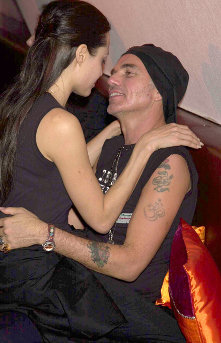 Анджелина Джоли: нелегкий путь к счастью