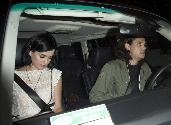 Кэти Перри снова свободна