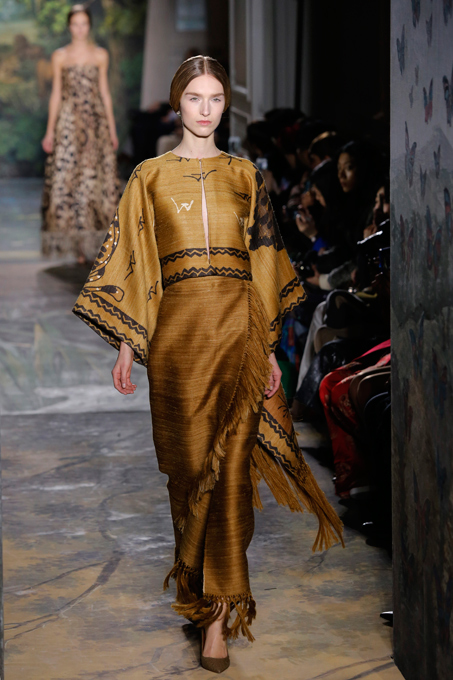 Показ Valentino на Неделе высокой моды