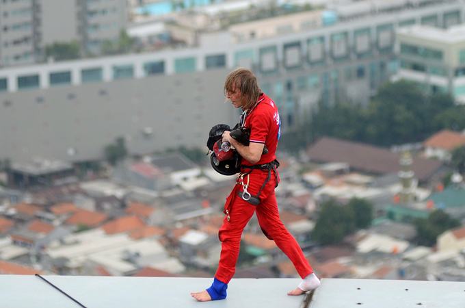 Фотографы нашли настоящего человека-паука. Фотодоки