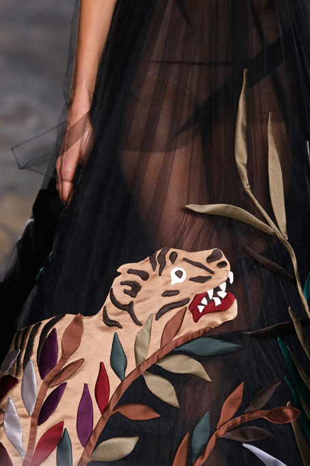 Показ Valentino на Неделе высокой моды