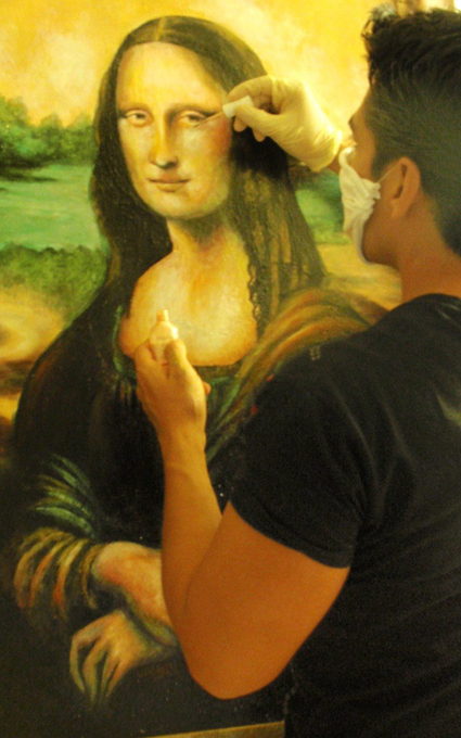 Рисуем лаком для ногтей