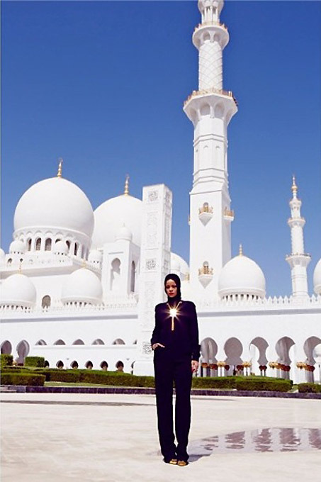 Рианна: скандальная фотосессия в мечети