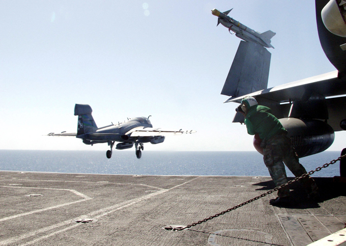 EA-6B Prowler - палубный бродяга