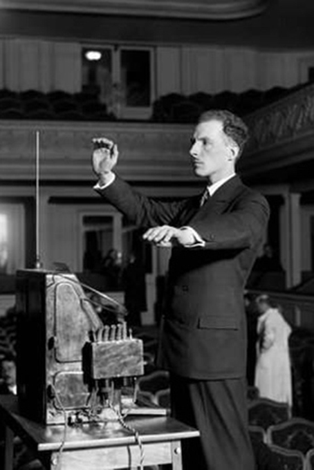 Гении дня (28.08): мастера слова. Лев Термен