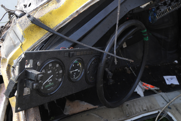 Экспериментальный поезд протаранил "КамАз" в Москве