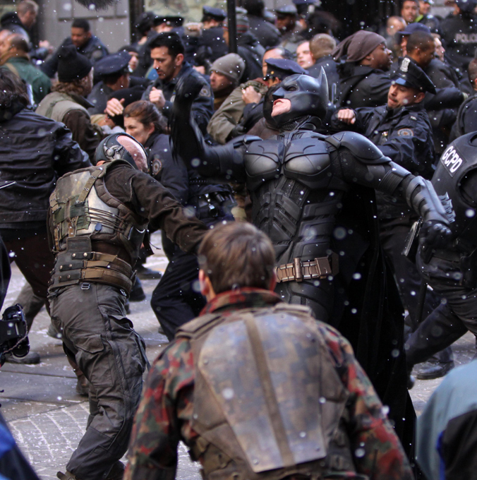 Ученые: реальный Бэтмен разбился бы при приземлении