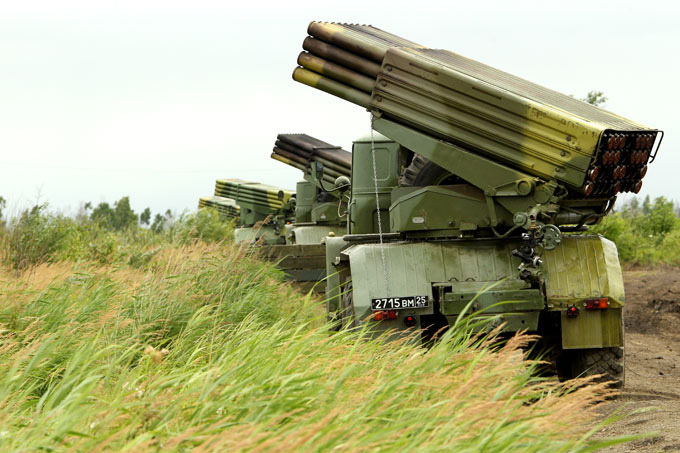 БМ-21 "Град" открывает огонь