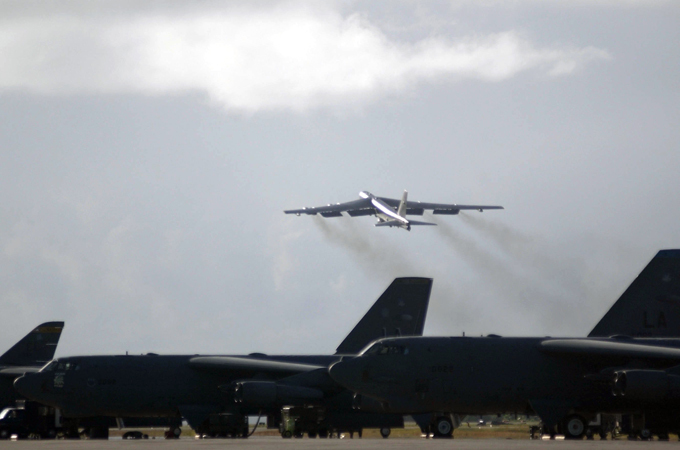 Стратегический бомбардировщик В-52Н "Стратофортресс"