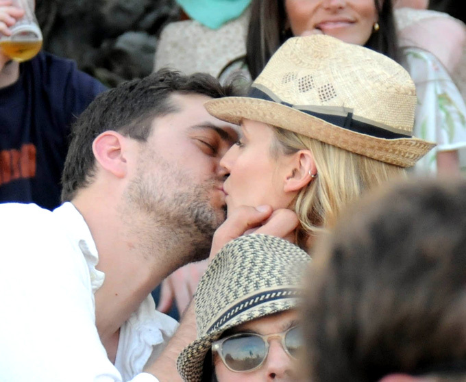 Звездные поцелуи. Диана Крюгер и Джошуа Джексон