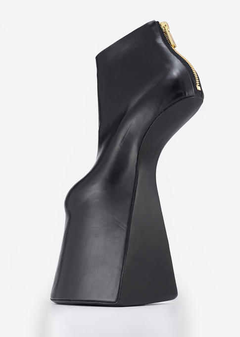 Чудовищные ходули чудовищной Леди Гаги