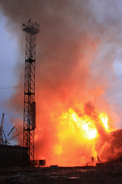 Сильнейший пожар в порту Архангельска