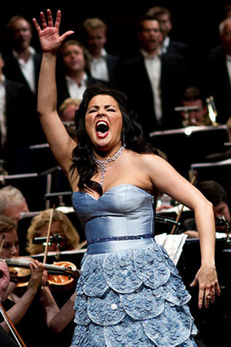 Гении дня (18.09): затворники. Анна Нетребко 