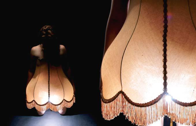 Женщина-светильник