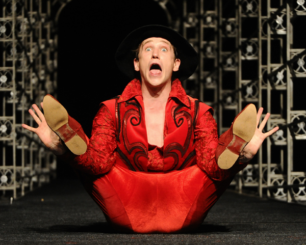 "Испанские безумства" на сцене "Ленкома"