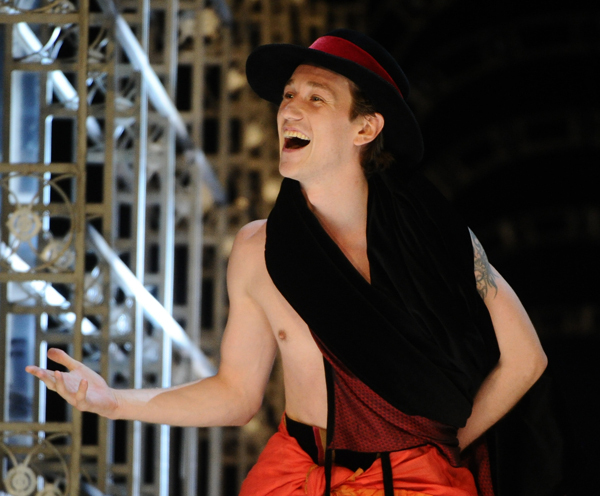 "Испанские безумства" на сцене "Ленкома"