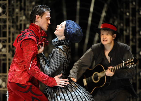 "Испанские безумства" на сцене "Ленкома"