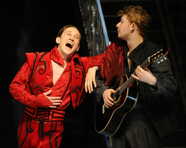 "Испанские безумства" на сцене "Ленкома"