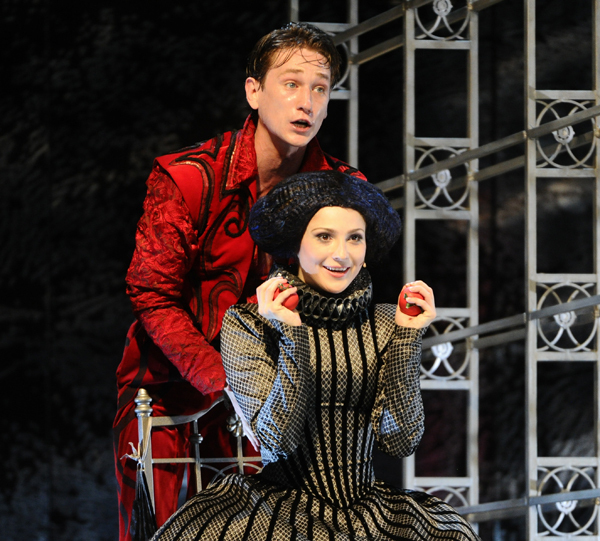 "Испанские безумства" на сцене "Ленкома"