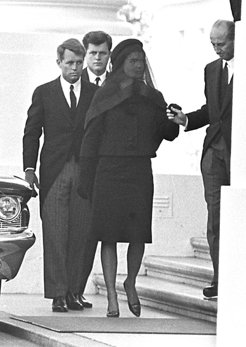 Будет ли раскрыта тайна убийства Кеннеди?