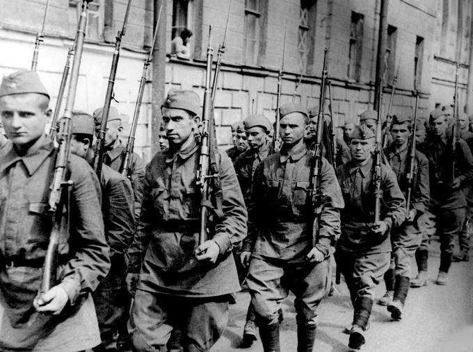 Фашизм: Лихо начали - плохо закончили. На фронт