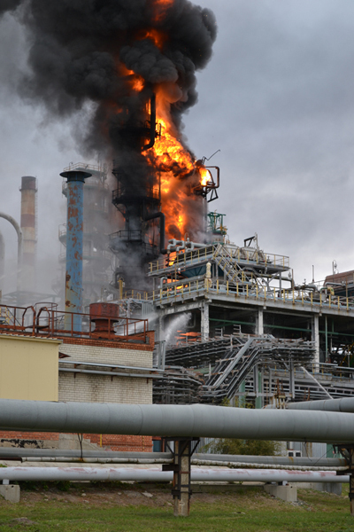 Пожар на Саратовском НПЗ ликвидирован, один человек погиб