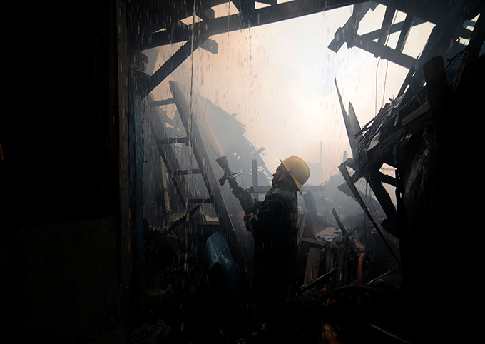 Сильнейший пожар в филиппинских трущобах