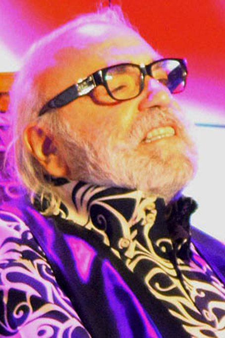 Гении дня (15.06): соблазнители. Демис Руссос