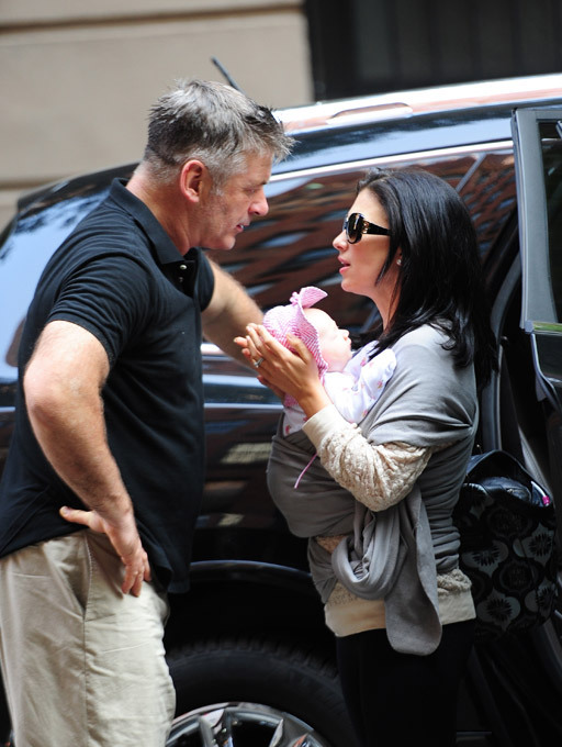 Алек Болдуин начал охоту на папарацци