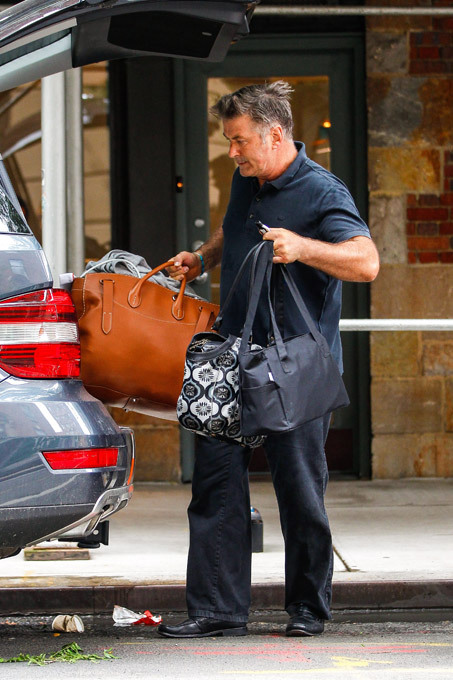 Алек Болдуин начал охоту на папарацци