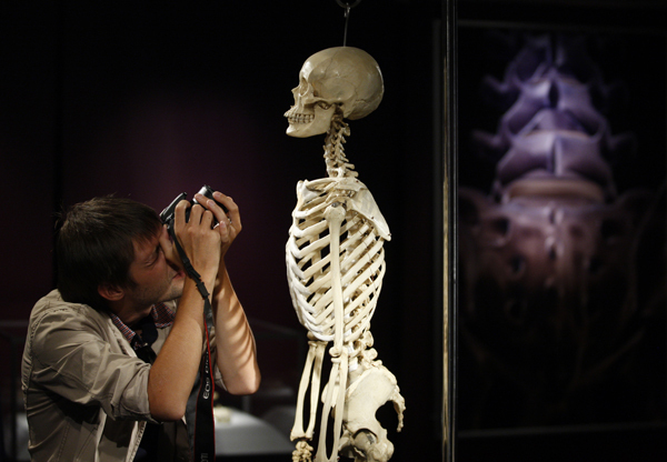 "Парад мертвецов"‎ Гюнтера фон Хагенса