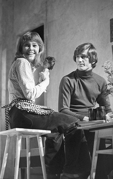 Татьяна Догилева празднует 56-й день рождения