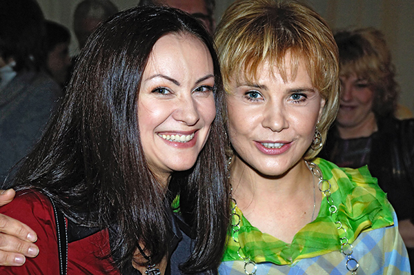 Татьяна Догилева празднует 56-й день рождения