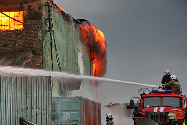 Пожар на крупнейшем вещевом рынке Урала